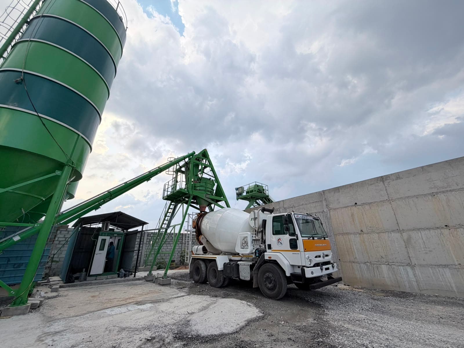 Ready mix concrete batching and site supply setup